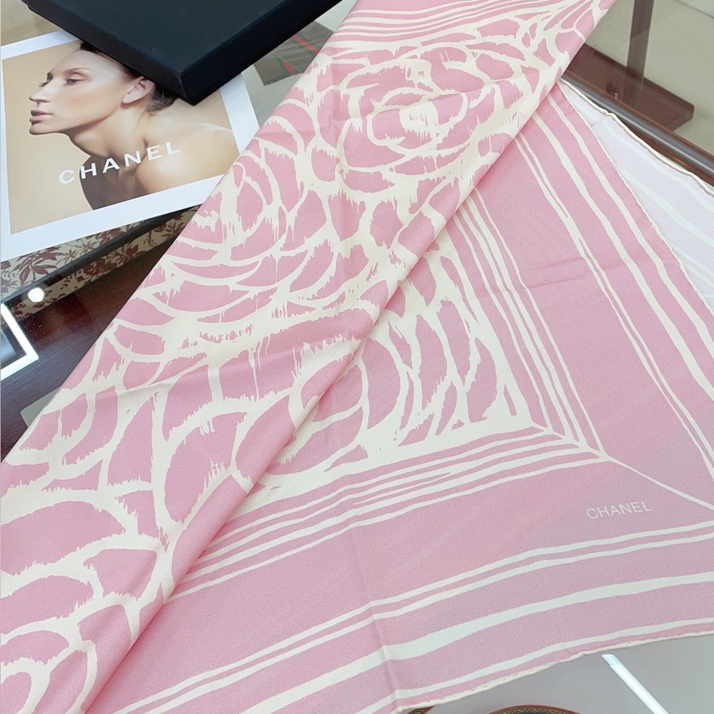 Chanel Pink and White Scarf - Picture 5 of 6